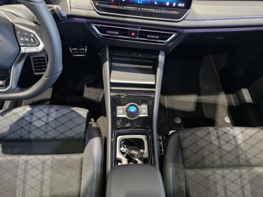 Volkswagen Tiguan R-Line Edition 1.5 eHybrid 204 PK | &euro;2000,- inruilpremie | Black style pakket | Trekhaak inklapba... ActivLease financial lease