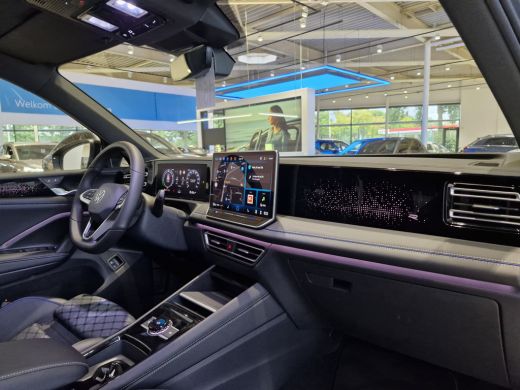 Volkswagen Tiguan R-Line Edition 1.5 eHybrid 204 PK | &euro;2000,- inruilpremie | Black style pakket | Trekhaak inklapba... ActivLease financial lease