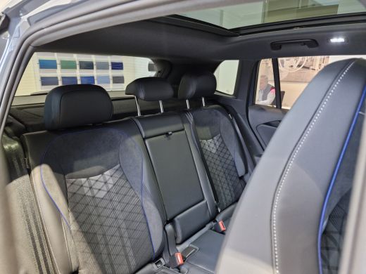 Volkswagen Tiguan R-Line Edition 1.5 eHybrid 204 PK | &euro;2000,- inruilpremie | Black style pakket | Trekhaak inklapba... ActivLease financial lease