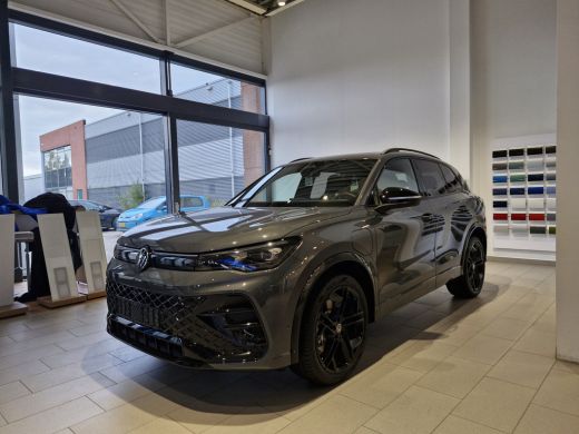 Volkswagen Tiguan R-Line Edition 1.5 eHybrid 204 PK | &euro;2000,- inruilpremie | Black style pakket | Trekhaak inklapba... ActivLease financial lease