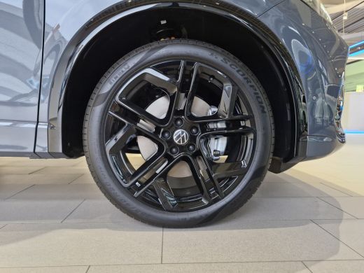 Volkswagen Tiguan R-Line Edition 1.5 eHybrid 204 PK | &euro;2000,- inruilpremie | Black style pakket | Trekhaak inklapba... ActivLease financial lease