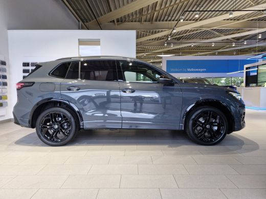 Volkswagen Tiguan R-Line Edition 1.5 eHybrid 204 PK | &euro;2000,- inruilpremie | Black style pakket | Trekhaak inklapba... ActivLease financial lease