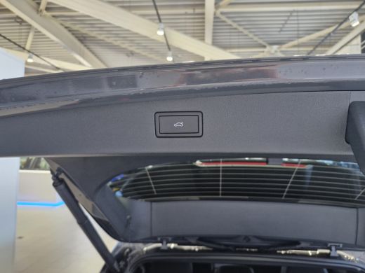 Volkswagen Tiguan R-Line Edition 1.5 eHybrid 204 PK | &euro;2000,- inruilpremie | ActivLease financial lease