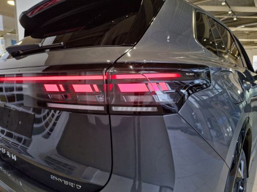 Volkswagen Tiguan R-Line Edition 1.5 eHybrid 204 PK | &euro;2000,- inruilpremie | ActivLease financial lease