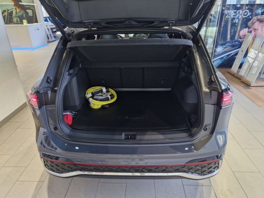 Volkswagen Tiguan R-Line Edition 1.5 eHybrid 204 PK | &euro;2000,- inruilpremie | ActivLease financial lease