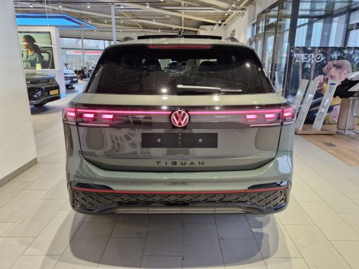 Volkswagen Tiguan R-Line Edition 1.5 eHybrid 204 PK &euro;2000,- inruilpremie | Harman Kardon Audio | Panoramaschuif-kan... ActivLease financial lease