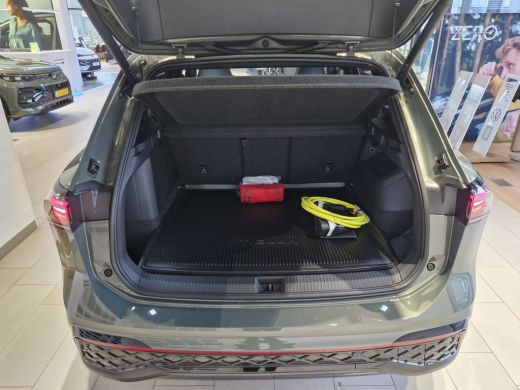 Volkswagen Tiguan R-Line Edition 1.5 eHybrid 204 PK &euro;2000,- inruilpremie | Harman Kardon Audio | Panoramaschuif-kan... ActivLease financial lease