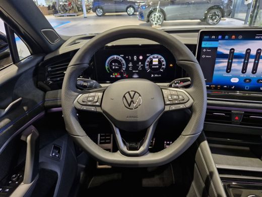 Volkswagen Tiguan R-Line Edition 1.5 eHybrid 204 PK &euro;2000,- inruilpremie | Harman Kardon Audio | Panoramaschuif-kan... ActivLease financial lease