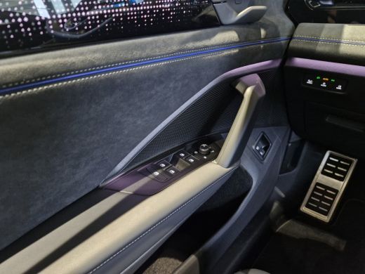 Volkswagen Tiguan R-Line Edition 1.5 eHybrid 204 PK &euro;2000,- inruilpremie | Harman Kardon Audio | Panoramaschuif-kan... ActivLease financial lease