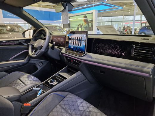 Volkswagen Tiguan R-Line Edition 1.5 eHybrid 204 PK &euro;2000,- inruilpremie | Harman Kardon Audio | Panoramaschuif-kan... ActivLease financial lease