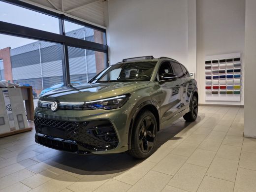 Volkswagen Tiguan R-Line Edition 1.5 eHybrid 204 PK &euro;2000,- inruilpremie | Harman Kardon Audio | Panoramaschuif-kan... ActivLease financial lease