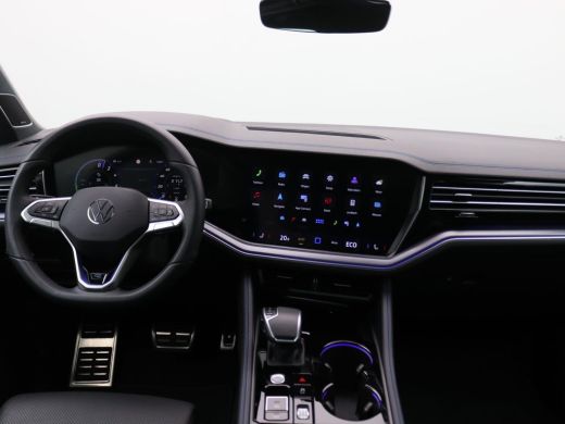 Volkswagen Touareg 3.0 TSi eHybrid 4MOTION R Edition 463PK Aut. Pano-Schuifdak, Nachtzicht Camera, Trekhaak,  Dynaud... ActivLease financial lease