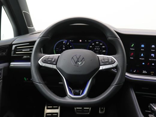 Volkswagen Touareg 3.0 TSi eHybrid 4MOTION R Edition 463PK Aut. Pano-Schuifdak, Nachtzicht Camera, Trekhaak,  Dynaud... ActivLease financial lease