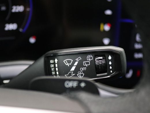 Volkswagen Touareg 3.0 TSi eHybrid 4MOTION R Edition 463PK Aut. Pano-Schuifdak, Nachtzicht Camera, Trekhaak,  Dynaud... ActivLease financial lease