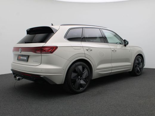 Volkswagen Touareg 3.0 TSi eHybrid 4MOTION R Edition 463PK Aut. Pano-Schuifdak, Nachtzicht Camera, Trekhaak,  Dynaud... ActivLease financial lease