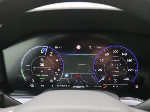 Volkswagen Touareg 3.0 TSi eHybrid 4MOTION R Edition 463PK Aut. Pano-Schuifdak, Nachtzicht Camera, Trekhaak,  Dynaud... ActivLease financial lease