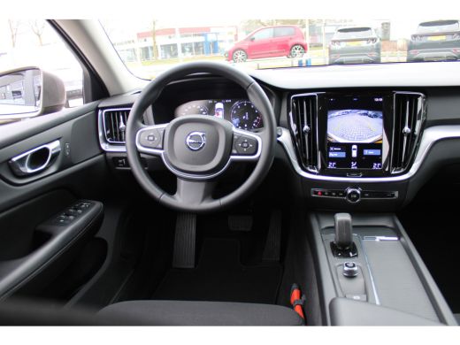 Volvo  V60 2.0 B3 Momentum Advantage | Parkeersensoren | Achteruitrijcamera | Cruise Control | Meer foto's v... ActivLease financial lease