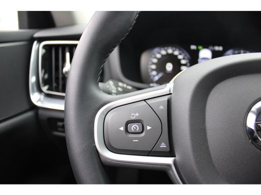 Volvo  V60 2.0 B3 Momentum Advantage | Parkeersensoren | Achteruitrijcamera | Cruise Control | Meer foto's v... ActivLease financial lease