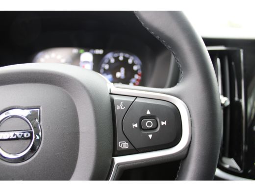 Volvo  V60 2.0 B3 Momentum Advantage | Parkeersensoren | Achteruitrijcamera | Cruise Control | Meer foto's v... ActivLease financial lease