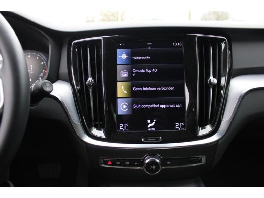 Volvo  V60 2.0 B3 Momentum Advantage | Parkeersensoren | Achteruitrijcamera | Cruise Control | Meer foto's v... ActivLease financial lease