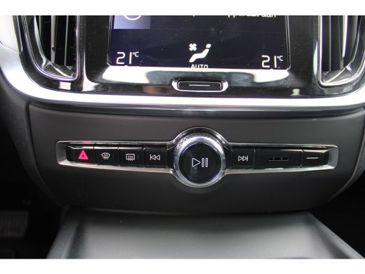 Volvo  V60 2.0 B3 Momentum Advantage | Parkeersensoren | Achteruitrijcamera | Cruise Control | Meer foto's v... ActivLease financial lease