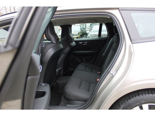 Volvo  V60 2.0 B3 Momentum Advantage | Parkeersensoren | Achteruitrijcamera | Cruise Control | Meer foto's v... ActivLease financial lease