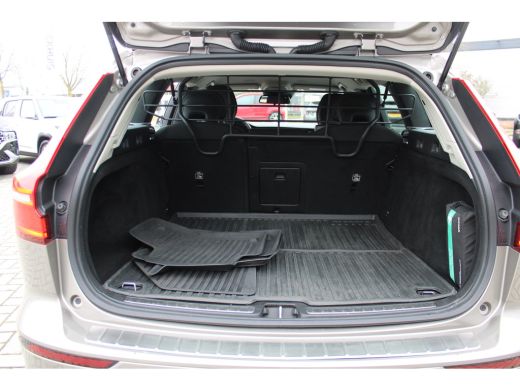 Volvo  V60 2.0 B3 Momentum Advantage | Parkeersensoren | Achteruitrijcamera | Cruise Control | Meer foto's v... ActivLease financial lease