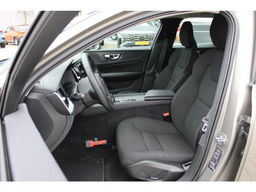 Volvo  V60 2.0 B3 Momentum Advantage | Parkeersensoren | Achteruitrijcamera | Cruise Control | Meer foto's v... ActivLease financial lease