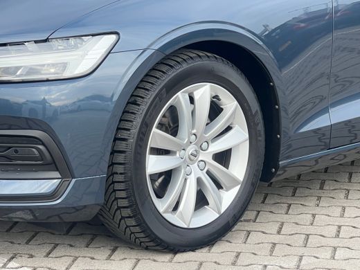 Volvo  V60 2.0 B3 Business | Panoramadak | Trekhaak | Adaptieve Cruise control | Camera | Parkeersensoren vo... ActivLease financial lease