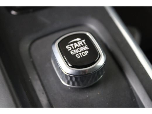 Volvo  V60 2.0 B3 Momentum | Elektrisch uitklapbare trekhaak | Keyless start | Apple carplay | Ledere bekled... ActivLease financial lease