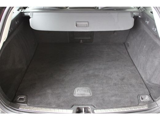 Volvo  V60 2.0 B3 Momentum | Elektrisch uitklapbare trekhaak | Keyless start | Apple carplay | Ledere bekled... ActivLease financial lease