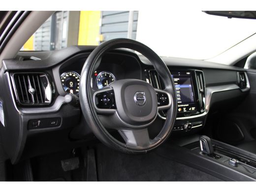 Volvo  V60 2.0 B3 Momentum | Elektrisch uitklapbare trekhaak | Keyless start | Apple carplay | Ledere bekled... ActivLease financial lease