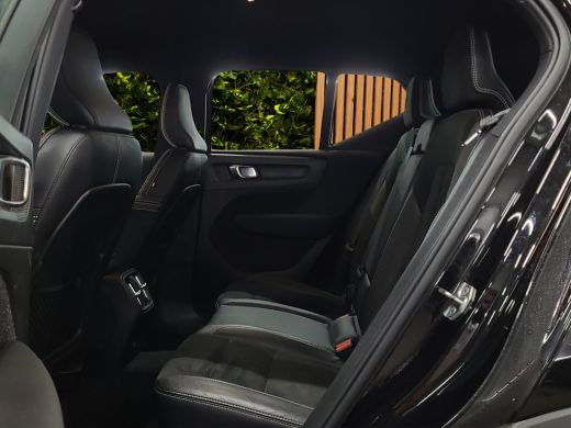 Volvo  XC40 Recharge P8 AWD R-Design 408pk | 1e Eigenaar | Pilot Assist | Stuur/stoelverwarming | Keyless ActivLease financial lease