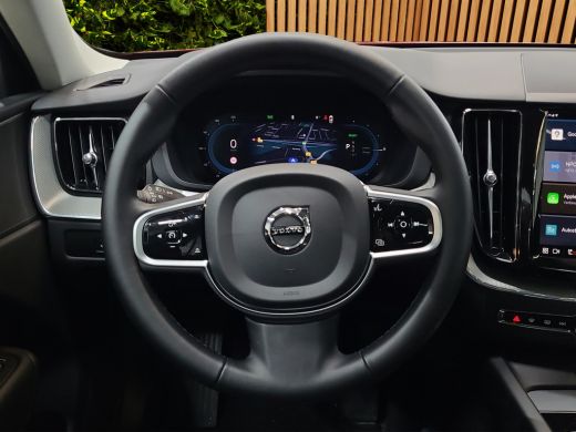 Volvo  XC60 2.0 T6 Plug-in hybrid AWD Plus Dark | Trekhaak | 360 Camera | Panoramadak | Memory | Pilot Assist ActivLease financial lease