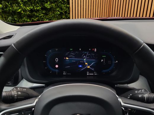 Volvo  XC60 2.0 T6 Plug-in hybrid AWD Plus Dark | Trekhaak | 360 Camera | Panoramadak | Memory | Pilot Assist ActivLease financial lease