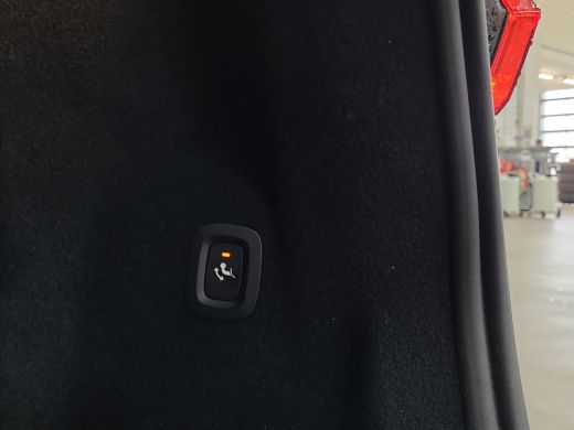 Volvo  XC60 2.0 T6 Plug-in hybrid AWD Plus Dark | Trekhaak | 360 Camera | Panoramadak | Memory | Pilot Assist ActivLease financial lease