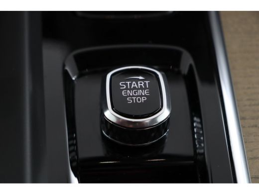 Volvo  XC60 T6 AWD Ultra Dark | Head-Up Display | 360 camera | Stoel + Stuurverwarming |  Harman Kardon | ActivLease financial lease