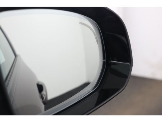 Volvo  XC60 T6 AWD Ultra Dark | Head-Up Display | 360 camera | Stoel + Stuurverwarming |  Harman Kardon | ActivLease financial lease