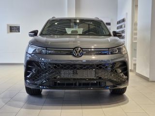 Volkswagen Tiguan R-Line Edition 1.5 eHybrid 204 PK | &euro;2000,- inruilpremie | Black style pakket | Trekhaak inklapba...
