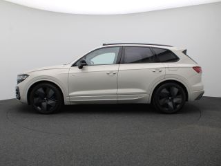 Volkswagen Touareg 3.0 TSi eHybrid 4MOTION R Edition 463PK Aut. Pano-Schuifdak, Nachtzicht Camera, Trekhaak,  Dynaud...
