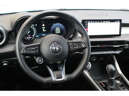 Alfa Romeo Tonale 1.3T PHEV Ti | Adaptive Cruise | Elec. Achterklep | Camera | Carplay | Navi | Keyless | | Adaptiv... ActivLease financial lease