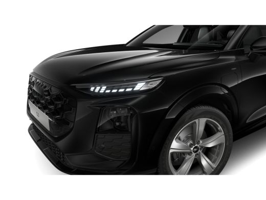 Audi Q3 S edition | Adaptive cruise control | Audi sound system | Cruise control ActivLease financial lease