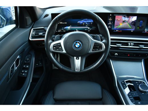 BMW 3 Serie Touring 330e M-Sport Pano ACC Trekhaak HiFi 19inch ActivLease financial lease