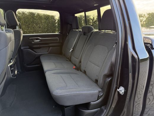 Dodge Ram 1500 1500 5.7 V8 4x4 BIG HORN / CREW CAB / LPG-G3 / NL AUTO / PANO / CAMERA / 3.5T TREKHAAK / GORILLA ... ActivLease financial lease