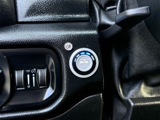 Dodge Ram 1500 1500 5.7 V8 4x4 BIG HORN / CREW CAB / LPG-G3 / NL AUTO / PANO / CAMERA / 3.5T TREKHAAK / GORILLA ... ActivLease financial lease