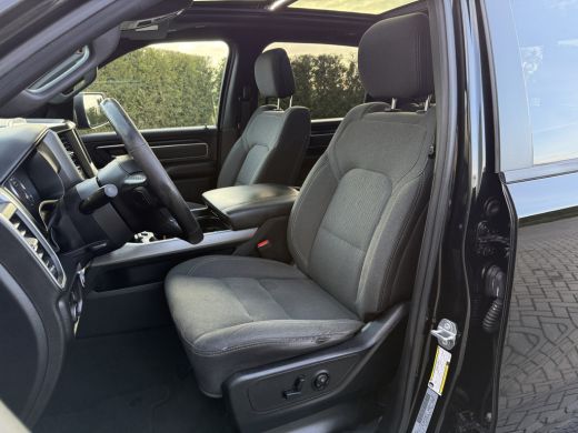 Dodge Ram 1500 1500 5.7 V8 4x4 BIG HORN / CREW CAB / LPG-G3 / NL AUTO / PANO / CAMERA / 3.5T TREKHAAK / GORILLA ... ActivLease financial lease