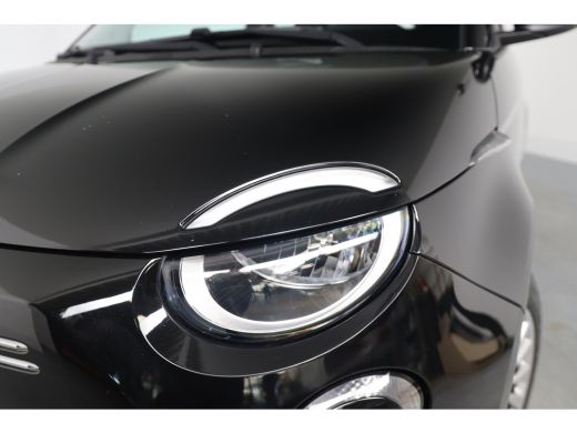 Fiat 500e Urban 42 kWh | Climate Control | Cruise Control | Keyless | Apple Carplay / Android Auto ActivLease financial lease