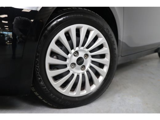 Fiat 500e Urban 42 kWh | Climate Control | Cruise Control | Keyless | Apple Carplay / Android Auto ActivLease financial lease