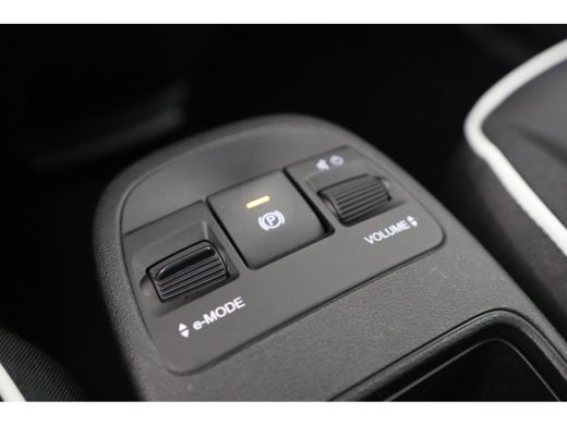 Fiat 500e Urban 42 kWh | Climate Control | Cruise Control | Keyless | Apple Carplay / Android Auto ActivLease financial lease