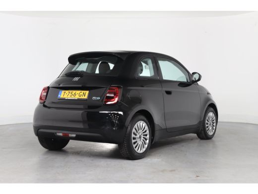 Fiat 500e Urban 42 kWh | Climate Control | Cruise Control | Keyless | Apple Carplay / Android Auto ActivLease financial lease